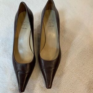 Joan & David Brown 8 leather pointy Circa Comfort 365 Heels Never worn Classic